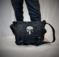 Musette brodée PUNISHER